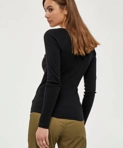 Desires Dareen Organic Long Sleeve Tee - BLACK