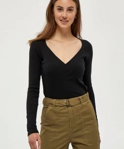 Desires Dareen Organic Long Sleeve Tee - BLACK