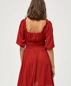 Desires New In Debbi Smock Dress - Burnt Red
