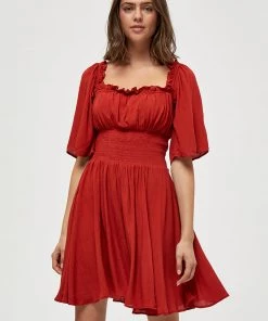 Desires New In Debbi Smock Dress - Burnt Red