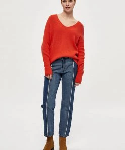 Desires Dita V-Neck - RED CLAY Knits & Cardigans