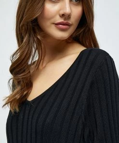 Desires Knits & Cardigans Geisha Rib Shortsleeve Pullover - BLACK