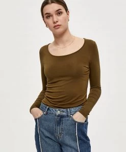 Desires Blouses & Shirts Giselle Long Sleeve Slim Tee - MILITARY OLIVE