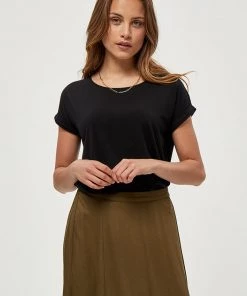 Desires Giselle Tee - BLACK