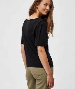 Desires Tops & T-shirts Hollyn Tee - BLACK
