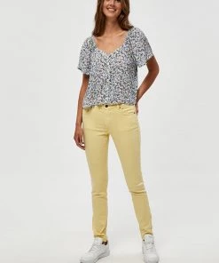 Desires New In Jalen Top - LILY WHITE PR