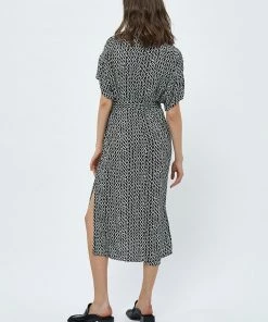 Desires Judi Dress - BLACK PR New In