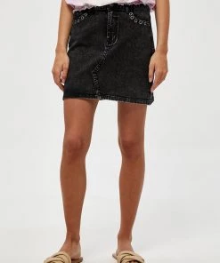Desires New In Lola Eyelet Skirt - BLACK WASHED