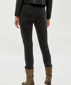 Desires Lola MW Eyelet Jeans - BLACK New In